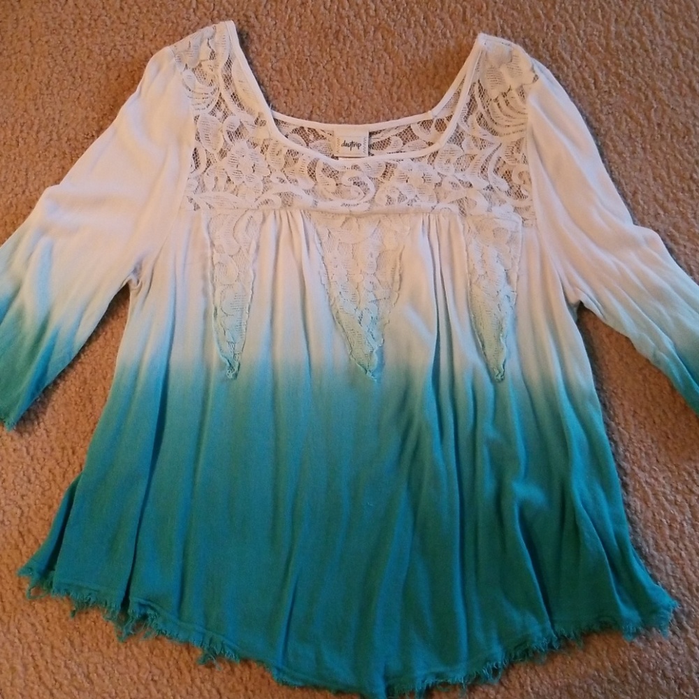 Day trip 3/4 sleeve top